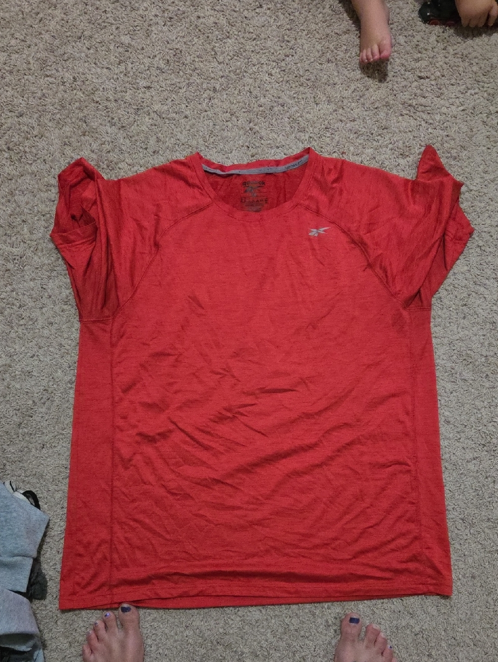 Reebok Red Heather Short Sleeve Athletic Shirt